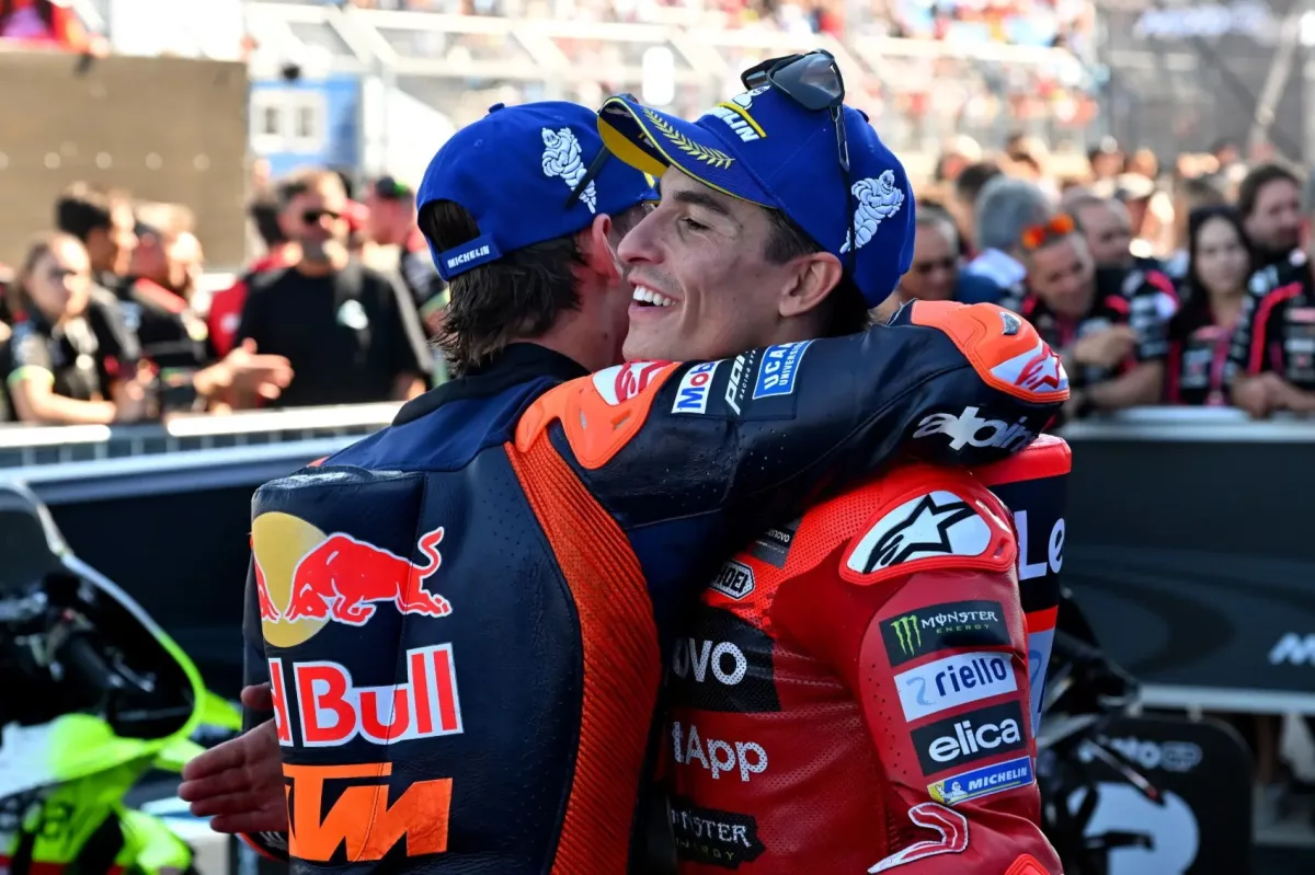 Marc Márquez szerint hamarosan Acosta lábai előtt heverhet a MotoGP pilótapiaca