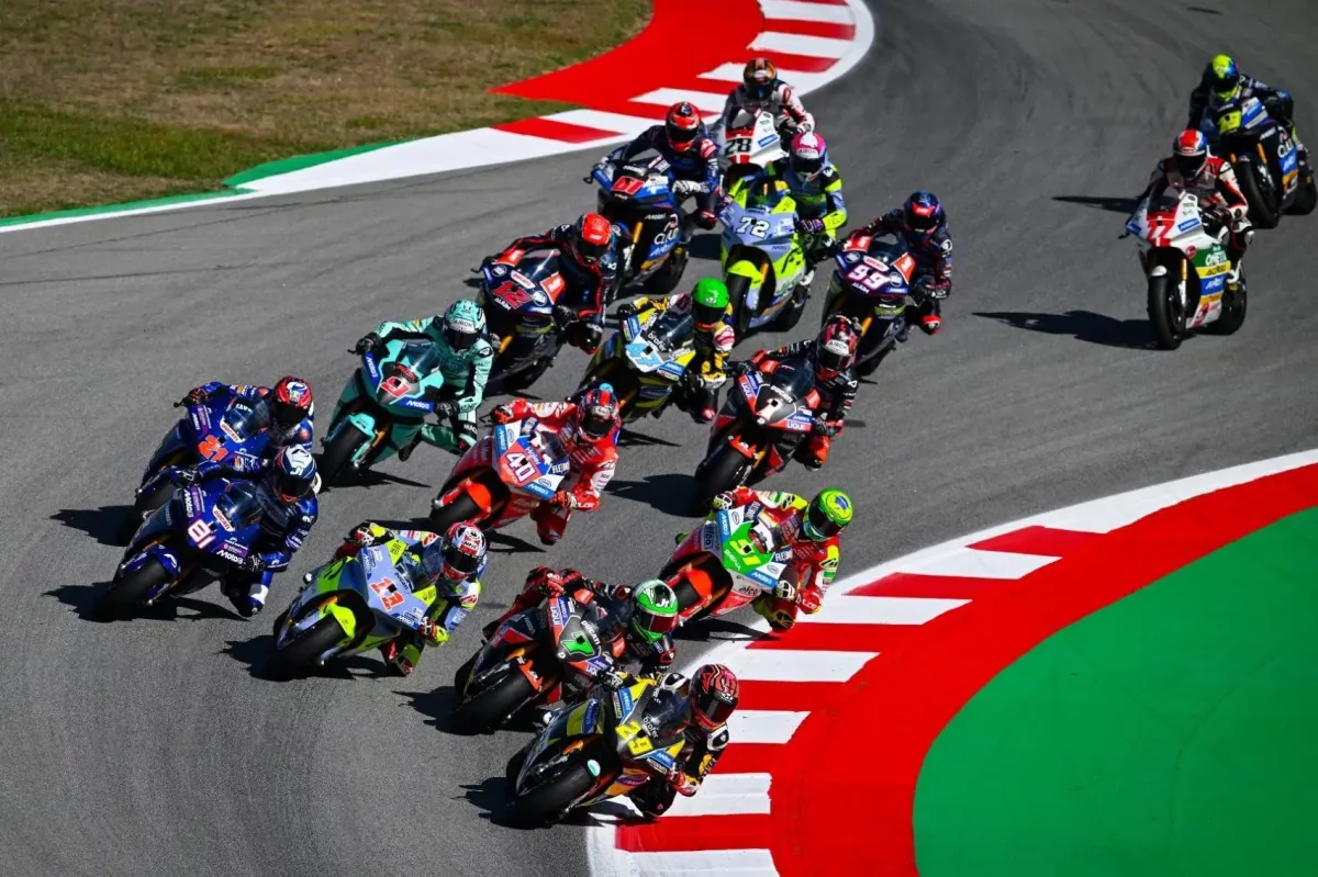 A világbajnoki sorozat szüneteltetése a szezon végén