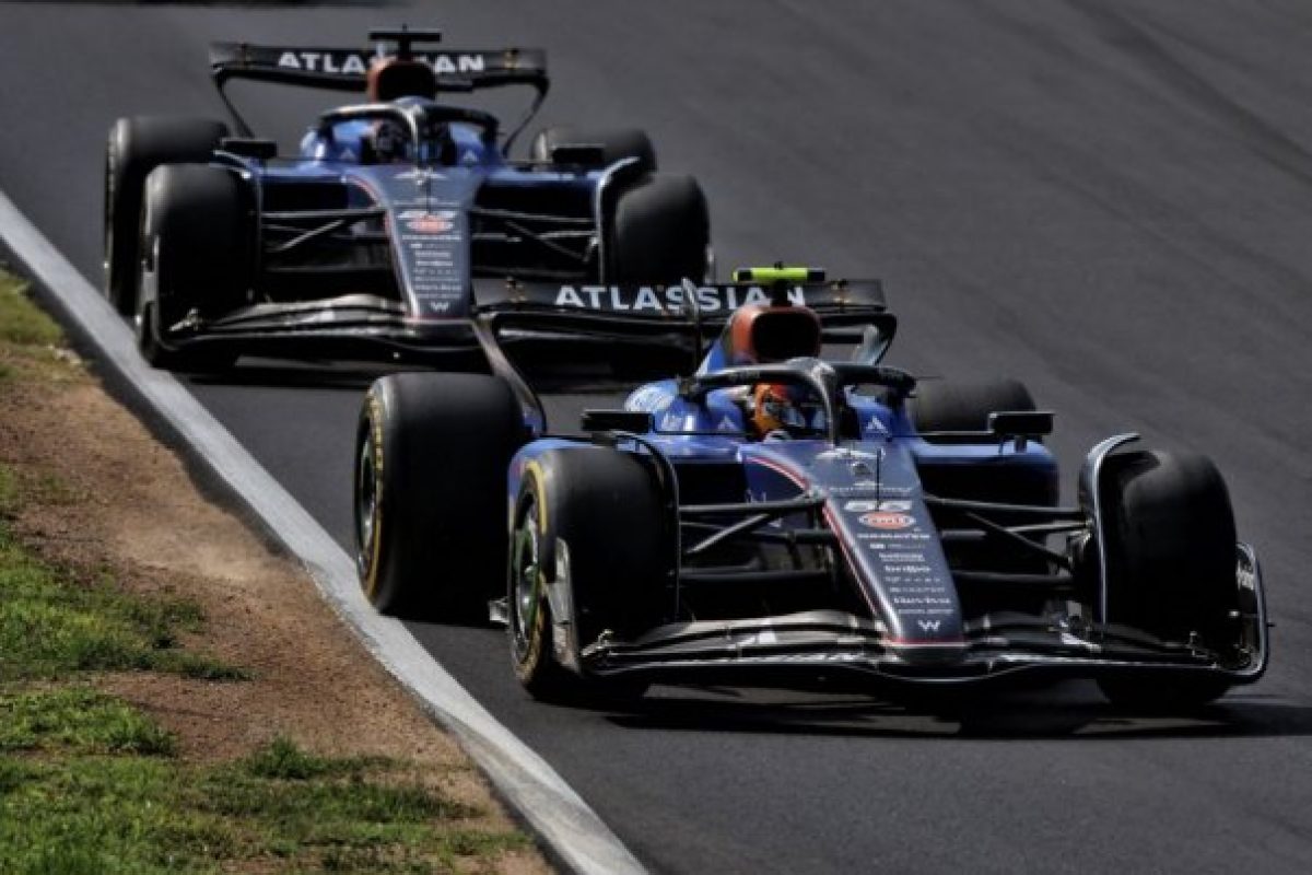 Albon „jól elvolt” a csapatutasítás előtt