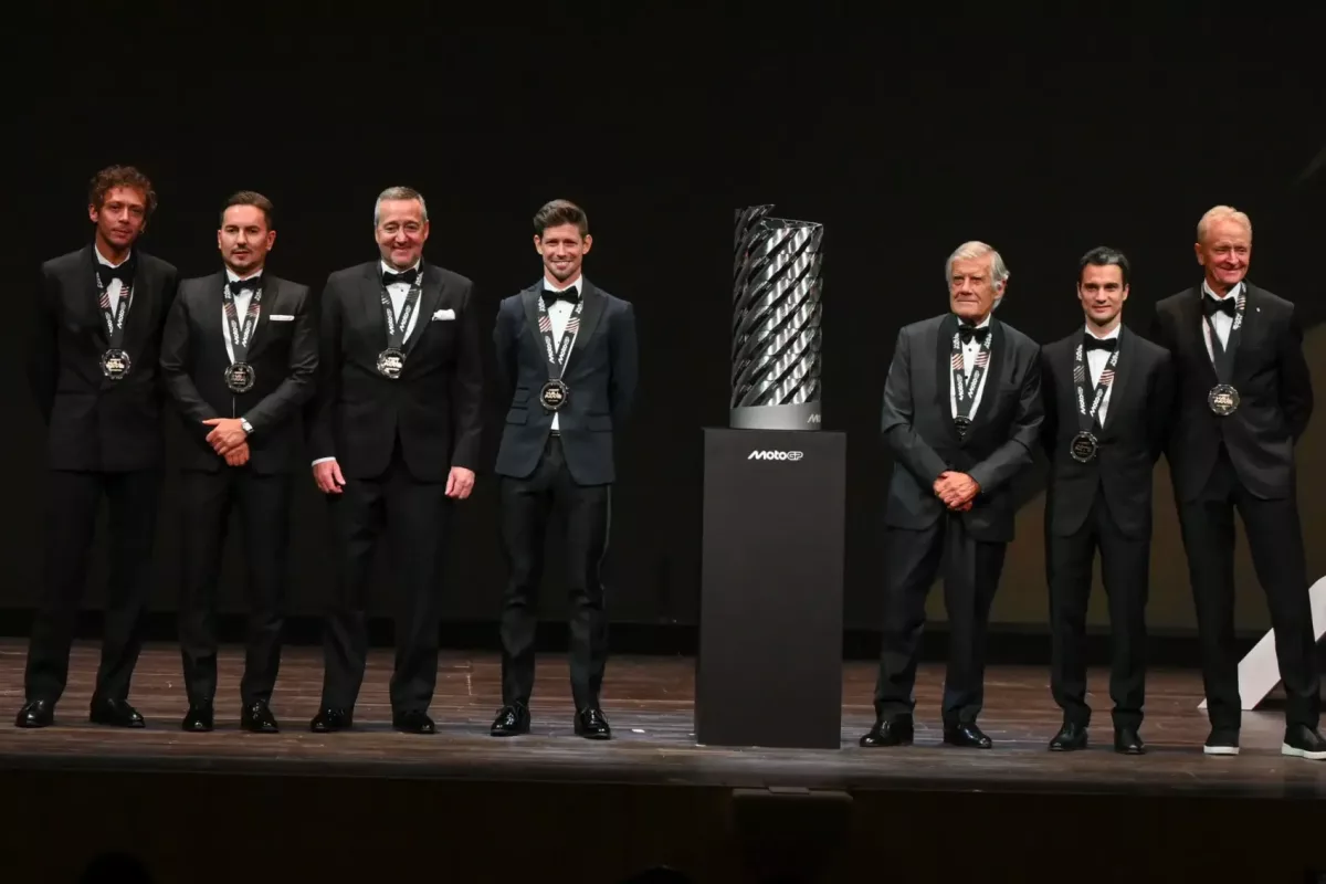 Ilyen, amikor a MotoGP legnagyobbjai a virtuális, majd a valós térben gyűlnek össze (képek)