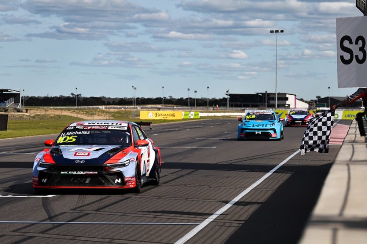 Megdöbbentő fordulat: Micheliszé az elsőség csupán két ezredmásodperc