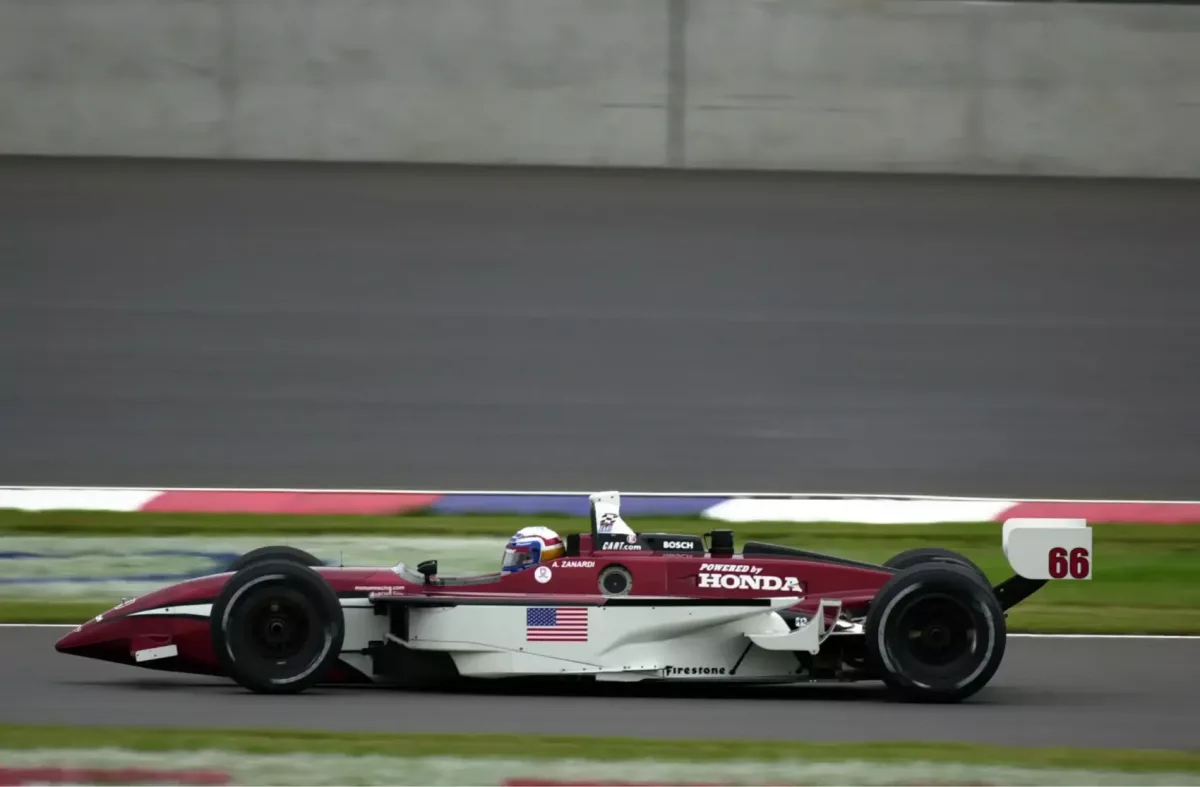 Az 24 éves Alex Zanardi tragikus balesete: lábainak darabjait zacskóba gyűjtötték, vérének 75%-át elvesztette