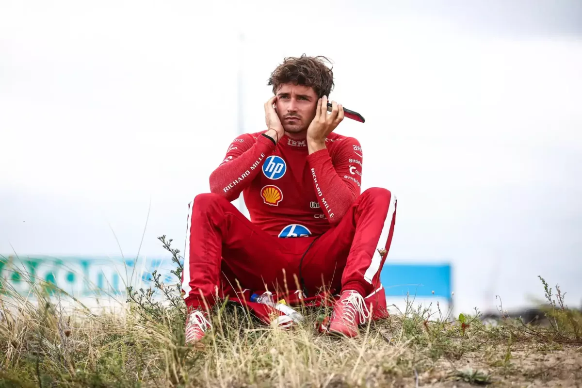 Ezért láttunk szokatlan mobilos fotókat Leclerc-ről