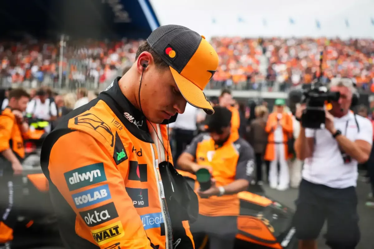 Az elmúlt hetekben csend volt Hamilton és főnöke között, most pedig Norrisszal zajlik az események