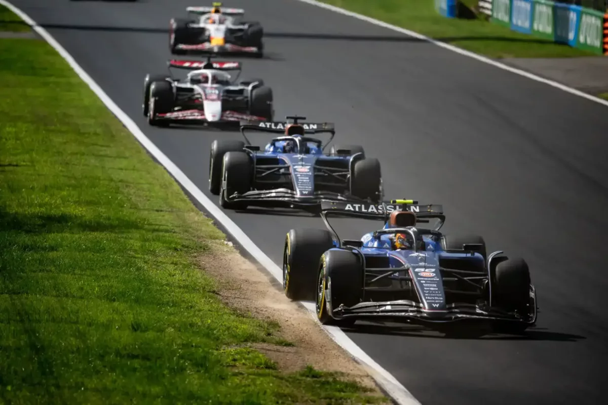 „Srácok, nem értek egyet, kérlek!” – csapatutasítás után meghallgatás vár az F1-es istállóra