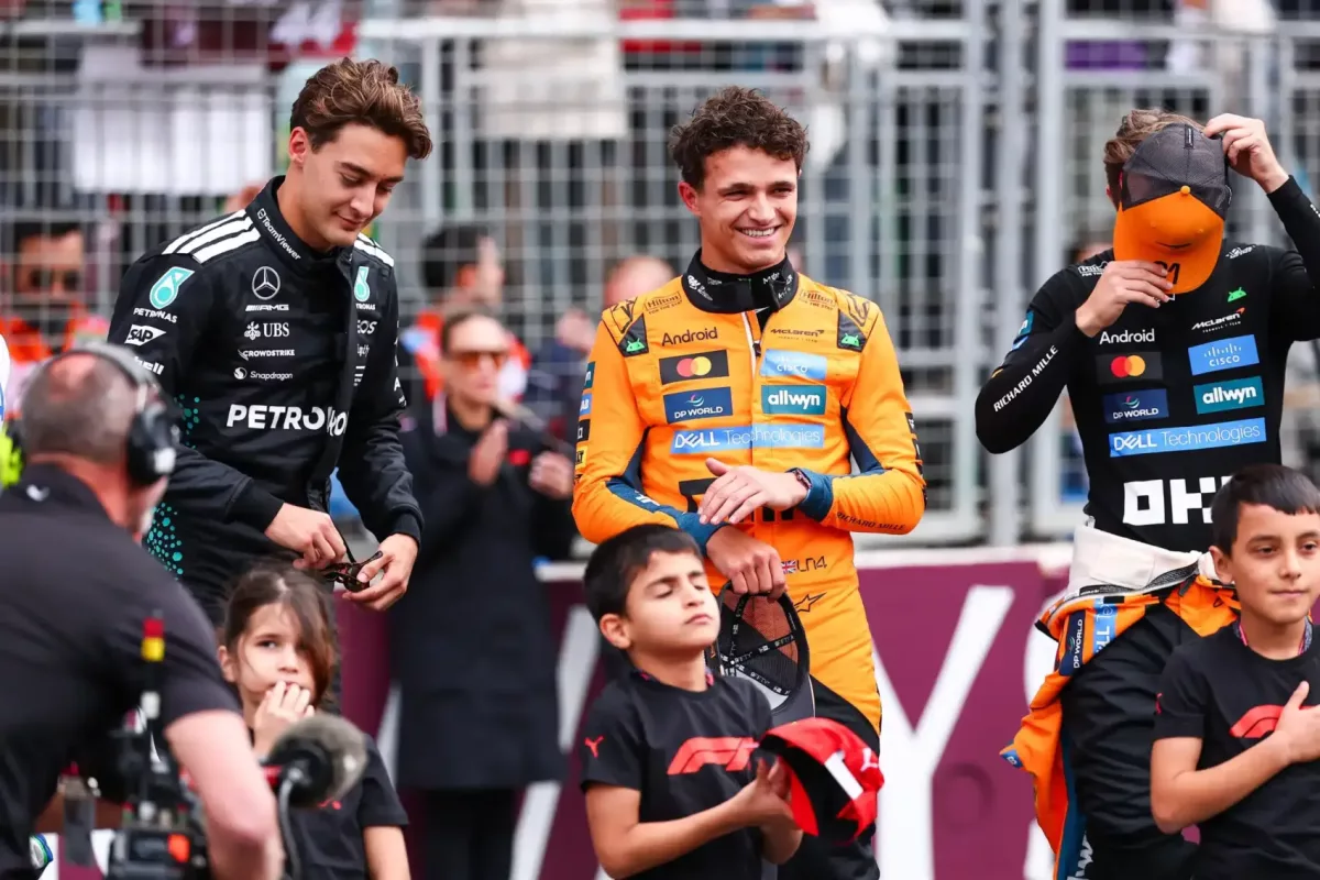 Két sztár fuldokolt a nevetéstől az azeri himnusz alatt – itt az ok!