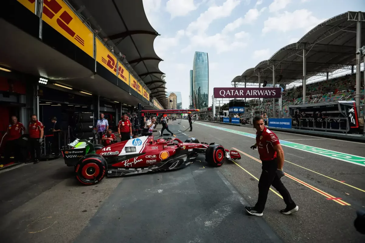 Az ismételt váratlan zavar Bakuban: Csapatok felkészülését újabb különös megszakítás hátráltatja