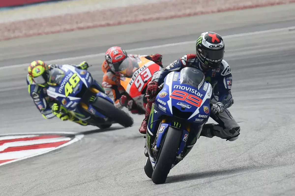 Lorenzót dühítette, hogy nem zárták ki Rossit, megdöbbent a Marc Márquez elleni sepangi manőverén