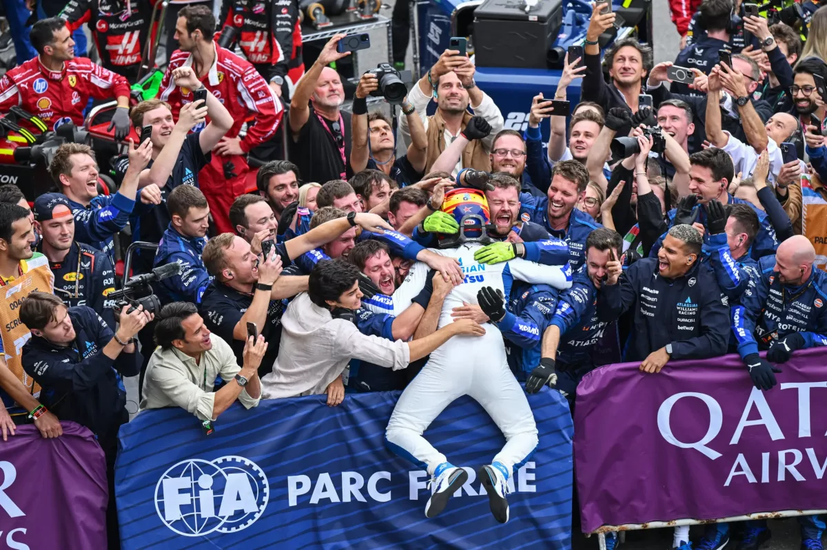 A Siker Útján: Sainz lehetősége a nagy csapatoknál