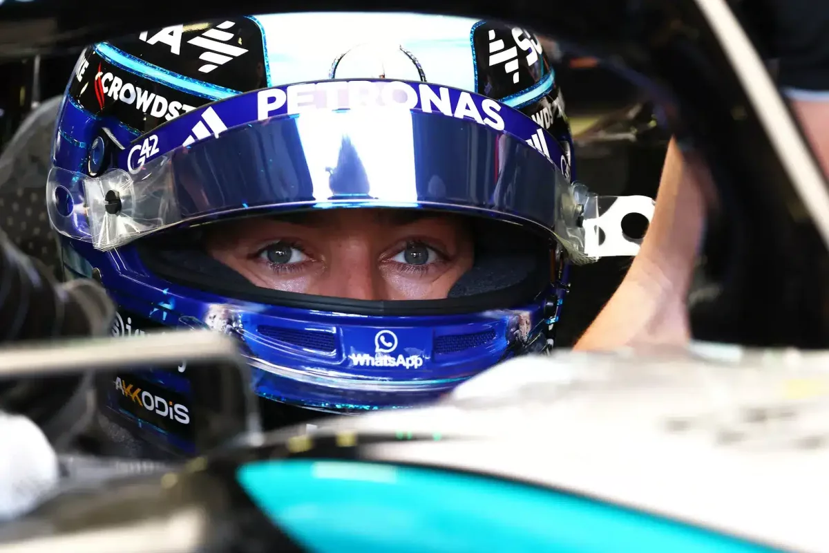 A Mercedesnek fizetett 9 milliárd forintért Russell különleges záradékot követel