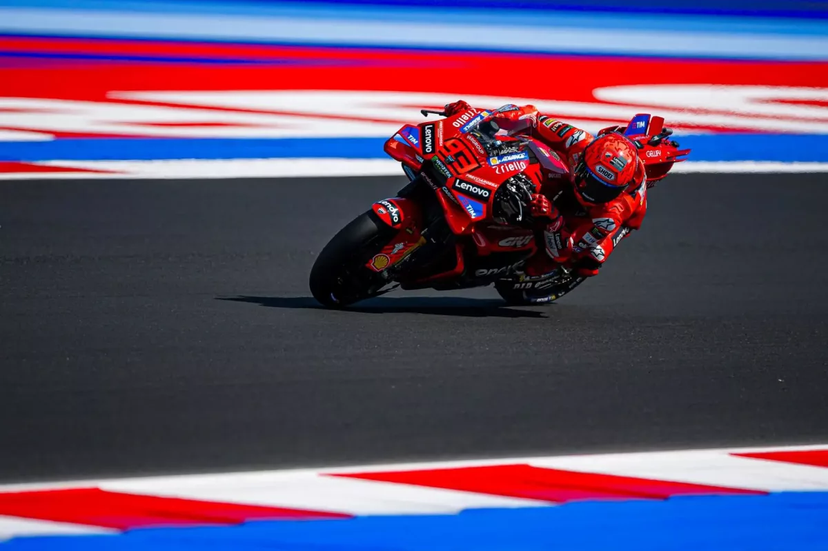 Márquez magabiztos győzelme San Marinó-ban: Bezzecchi kitartása nem volt elég