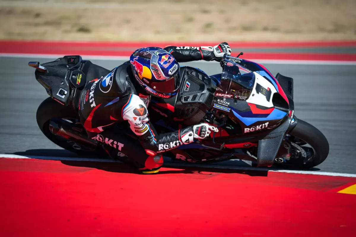 Razgatlıoğlu lenyűgöző teljesítménye: Bulega megverése és rekord beállítása