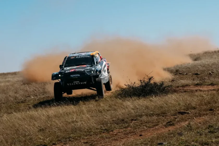 Szoros verseny a portugál tereprally vb-futamon: Sanders és Lategan az élen