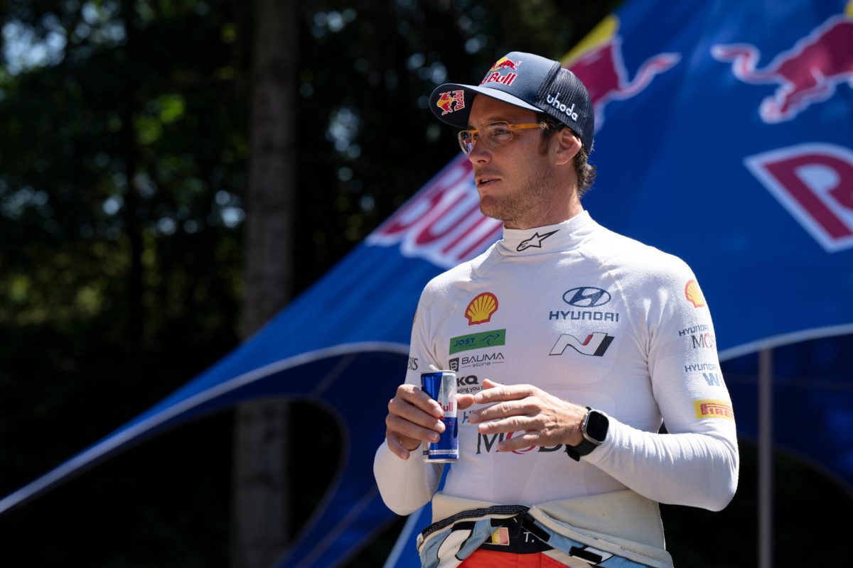 Thierry Neuville hazánkban készül a Közép-Európa Rallyra