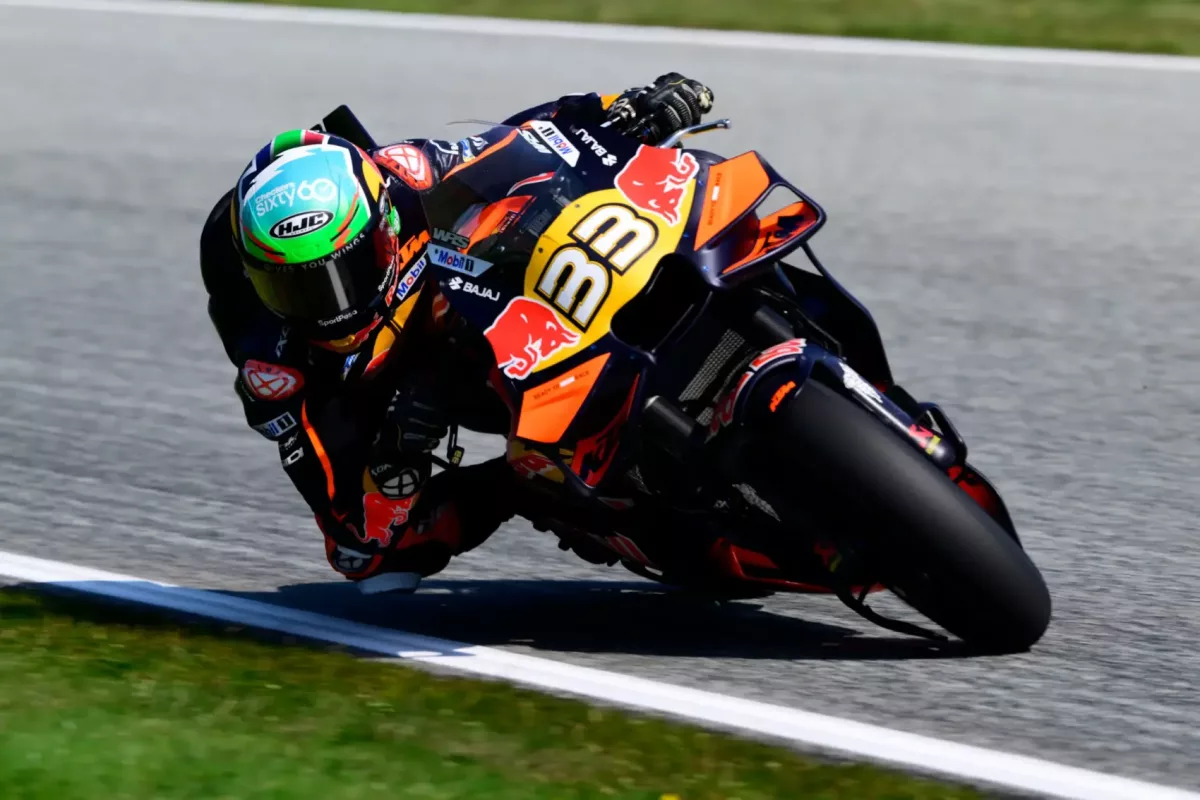 A KTM gyári motorok felülmúlták a Márquez családot a barcelonai edzésen, Bagnaia pedig csalódást okozott