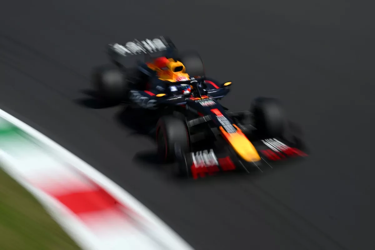 Verstappen lenyomja a gázt: a leggyorsabb kör a történelemben és finom kritika Hamiltonra