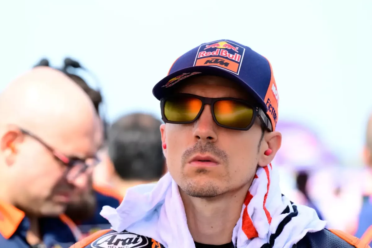 Viñales átült a KTM-ről Porschéra: Sikerült felülmúlnia MotoGP-s idejét? Izgalmas videó a teljesítményről!