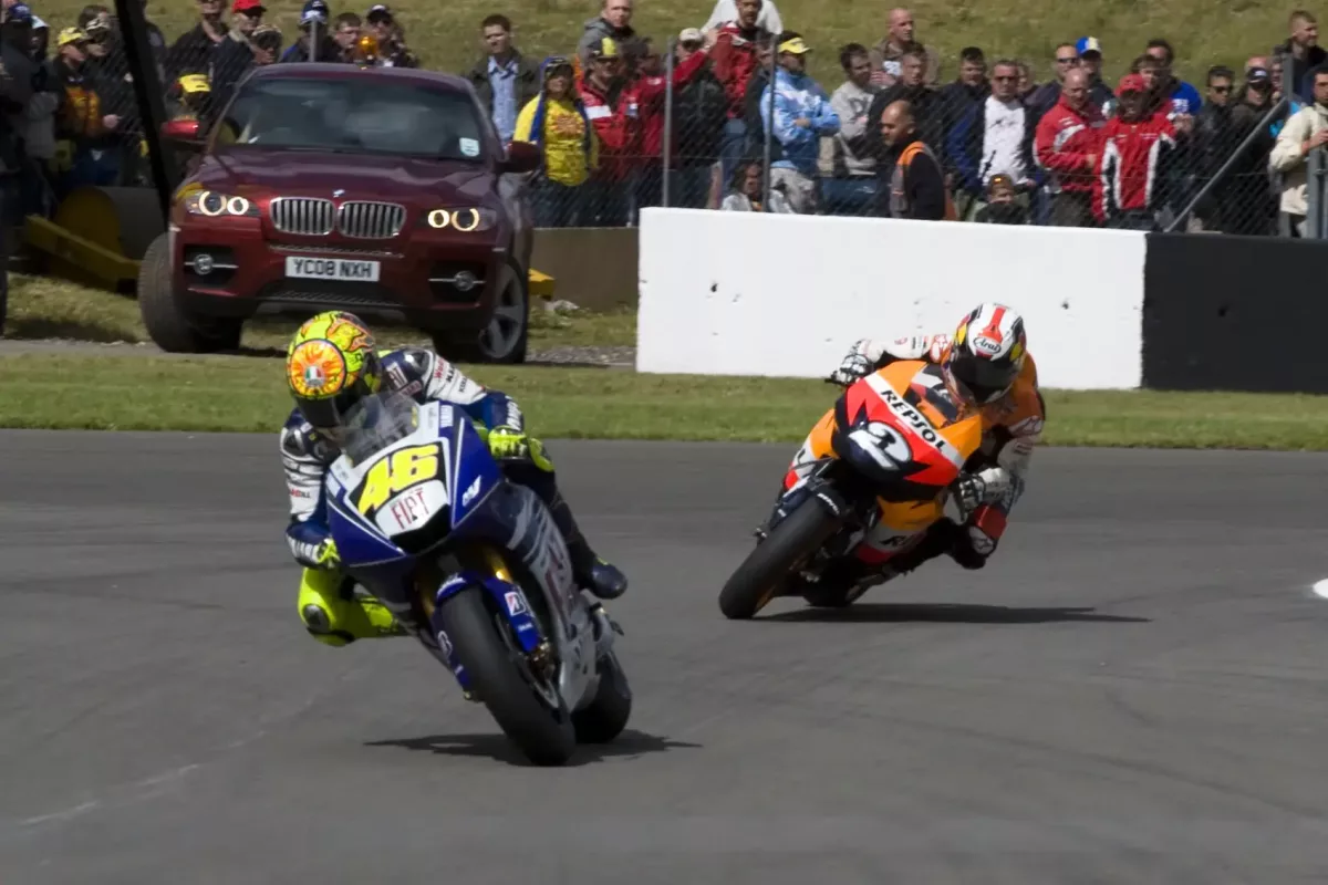 Itt az Idő, Hogy Rossi az Életben is Megmérettessen