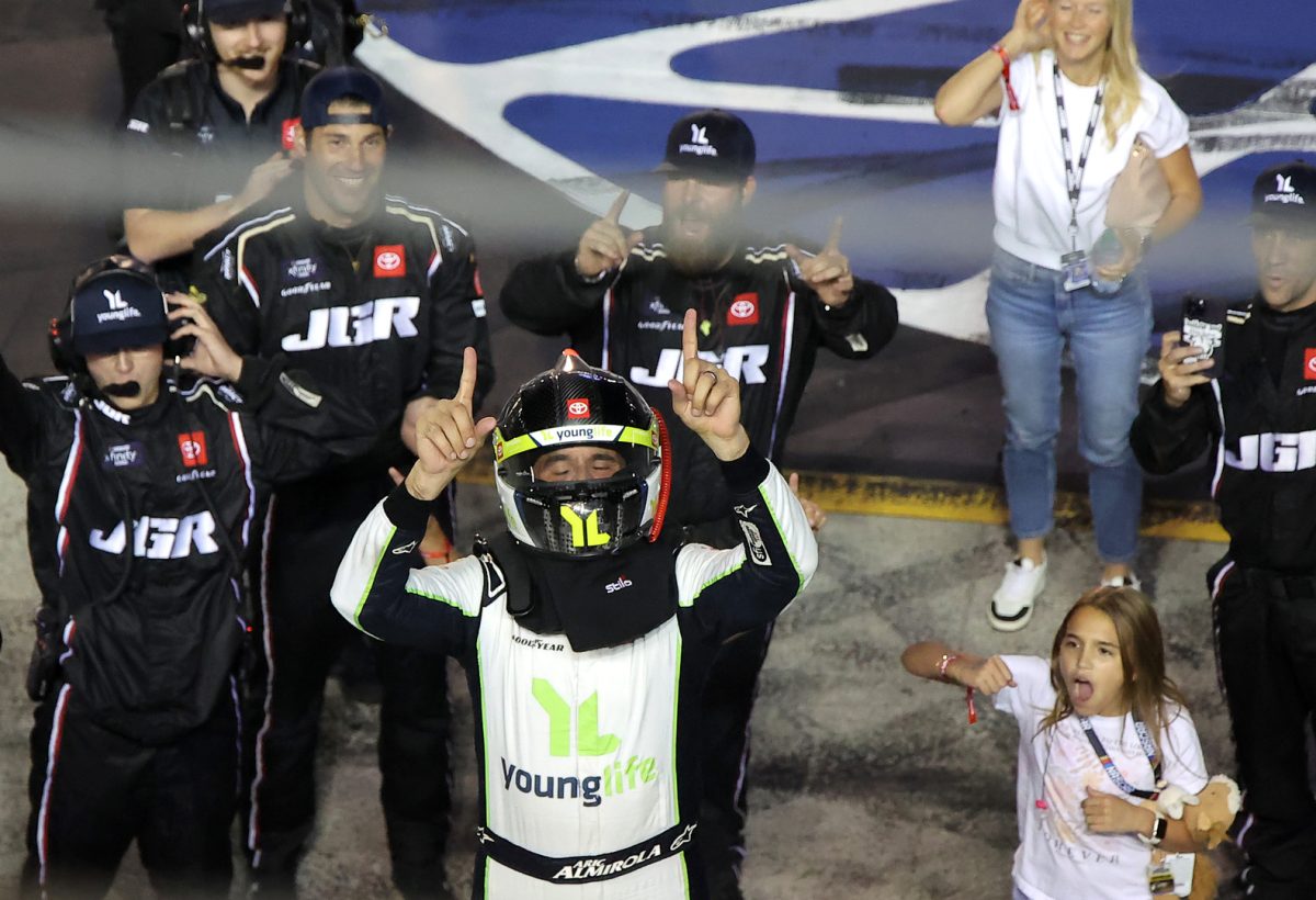 Legendás győzelmek és ismételt sikerek a Bristol-i pályán: Almirola és Creed napjai.