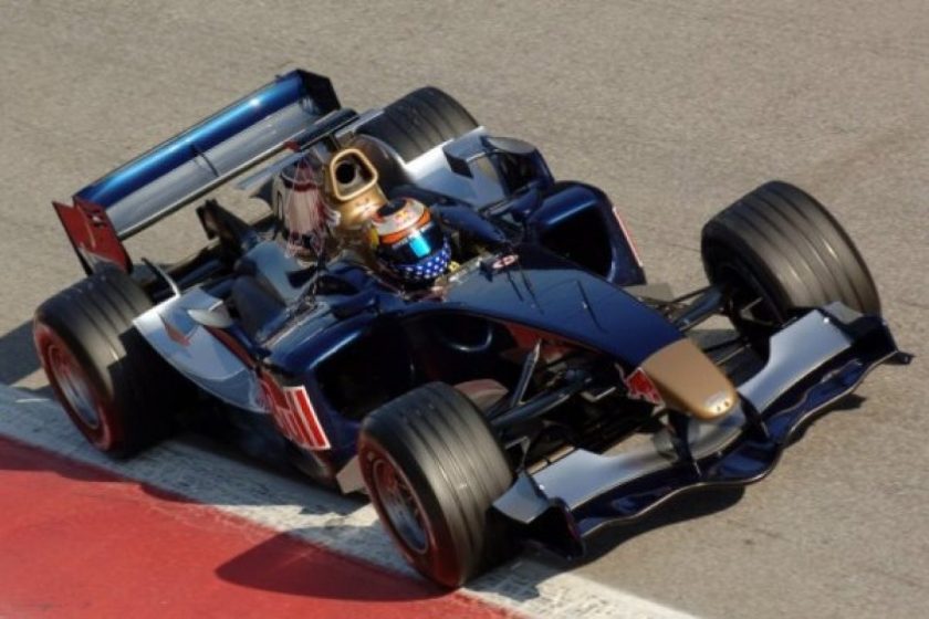 Szenzációs húzás: A Red Bull átveszi a Minardi csapatot