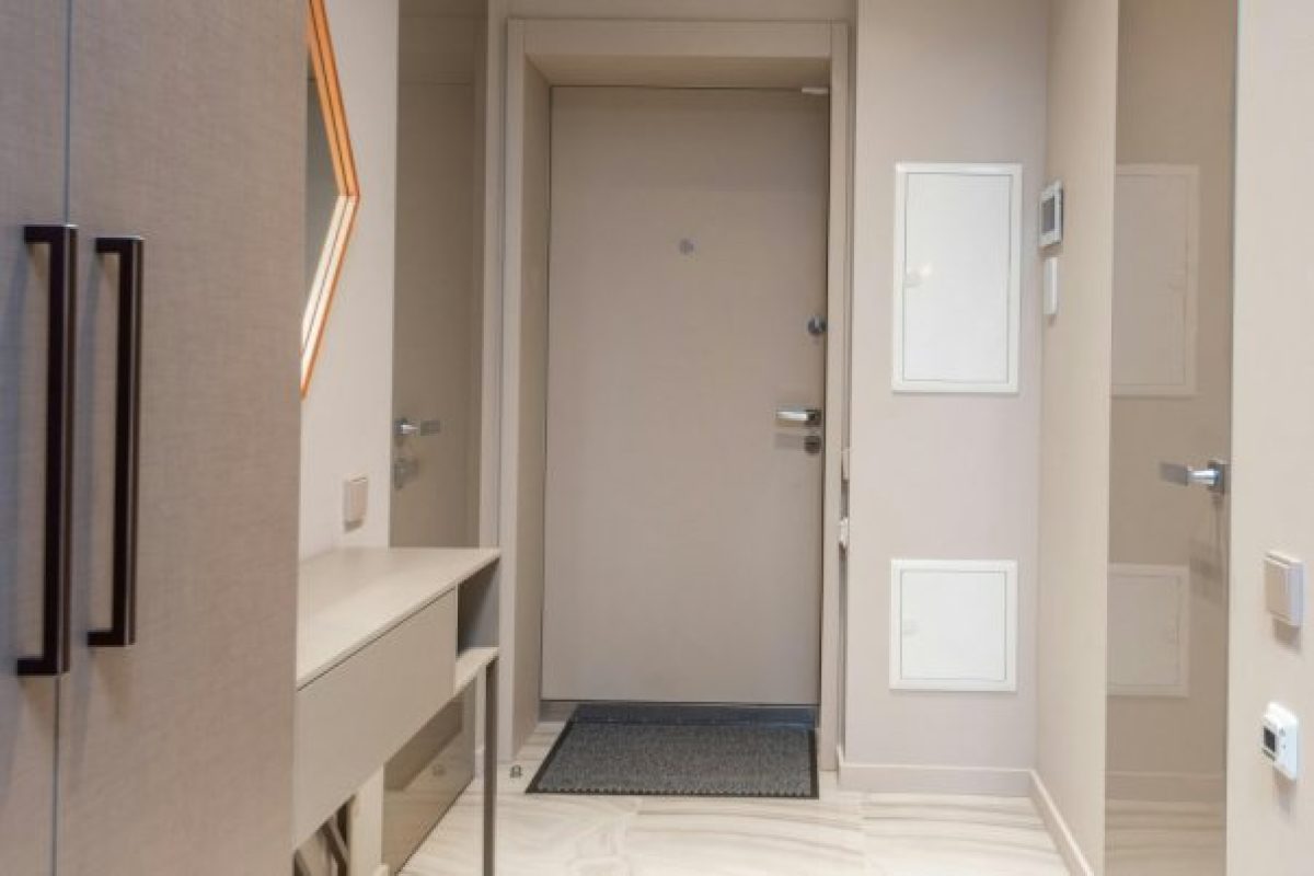 Fontos döntések: Ajtók és autók választása nagy gondosságot igényel