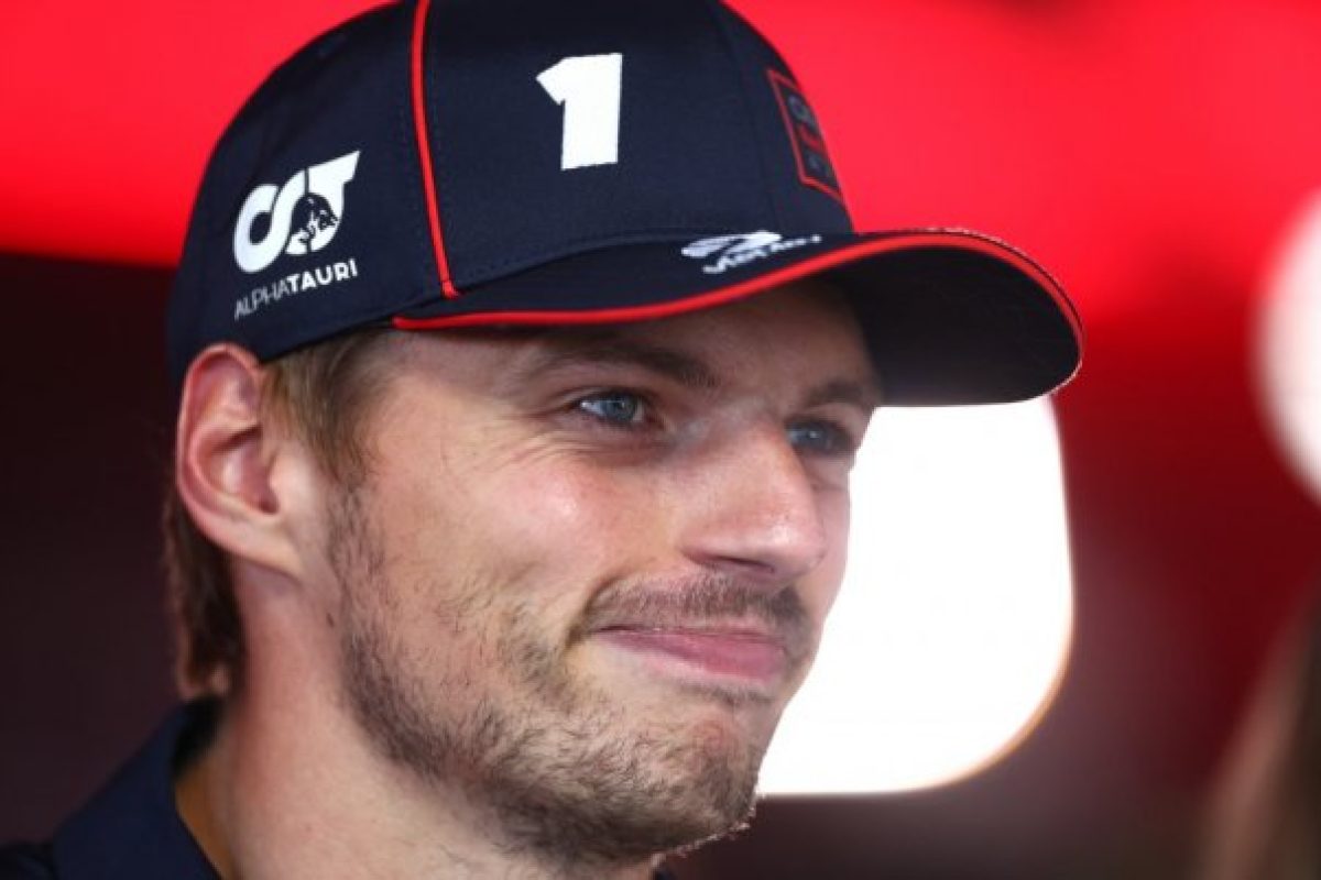 Verstappen az élvonalban: Rekorddöntés és Mercedeses poénok