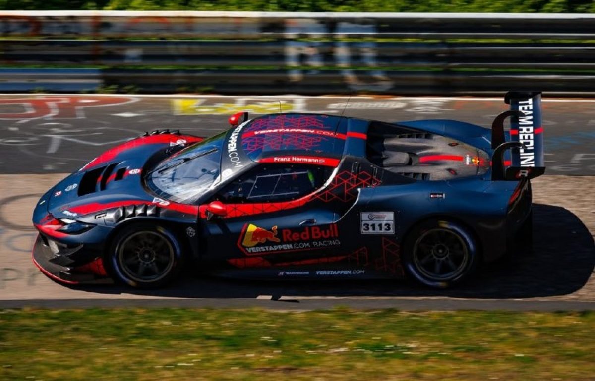 Veszélyes élesben: Verstappen a Nordschleifén