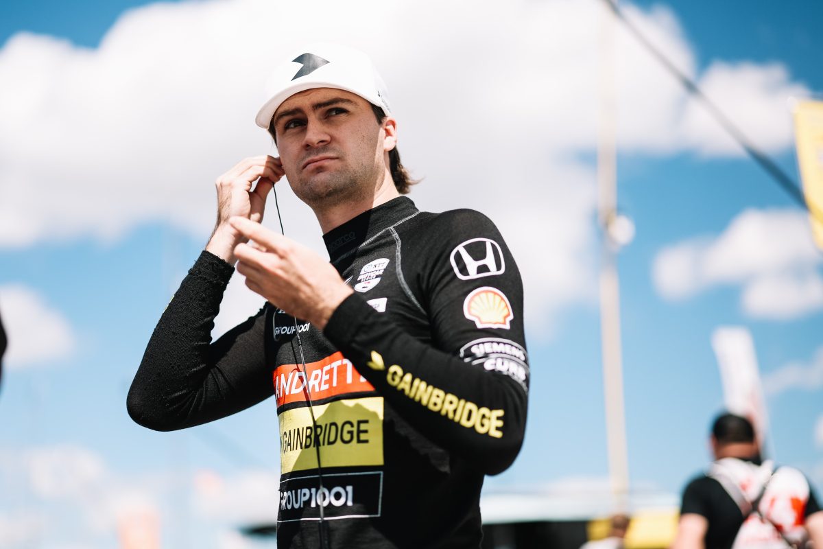 Colton Herta átigazol az F1-be: Az IndyCar sztárja a tesztpilótautójára cseréli a kormányt