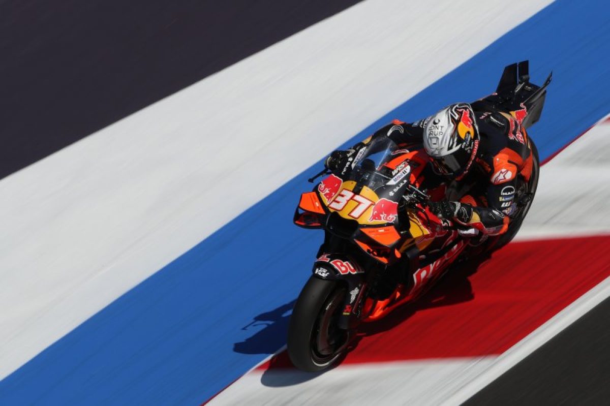 Az Acosta vezet, míg Quartararo aggódik a V4-es Yamaha miatt: MotoGP-teszt összefoglaló