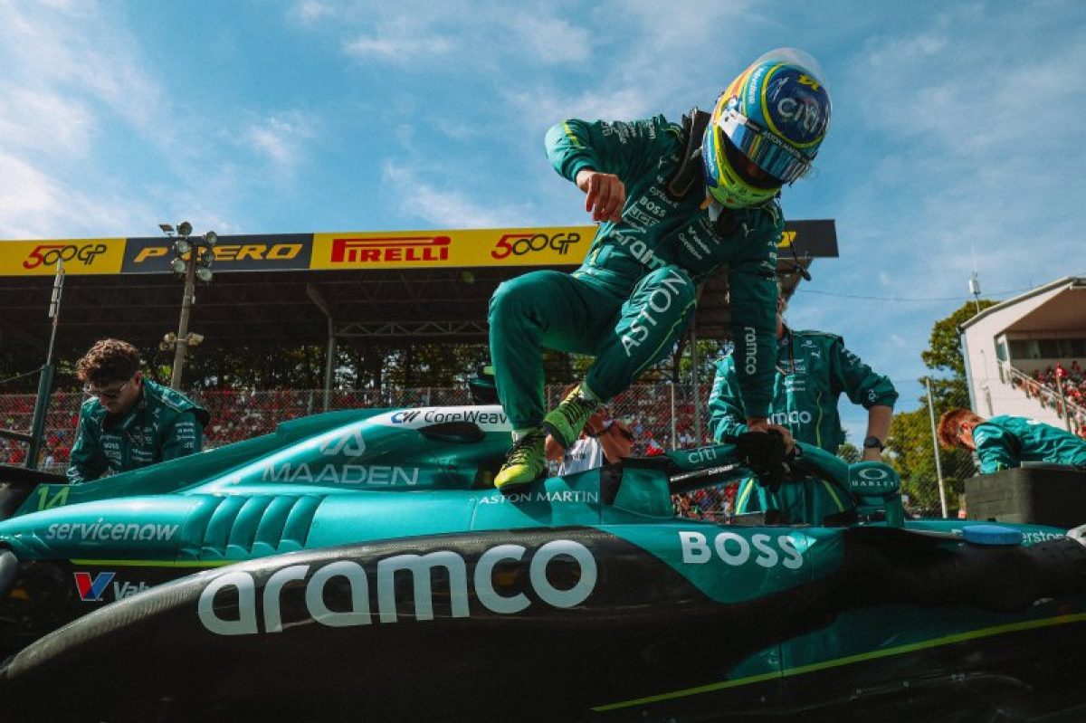 Aston Martin csapattársak figyelmeztetése a futam előtt a szabálytalanság miatt