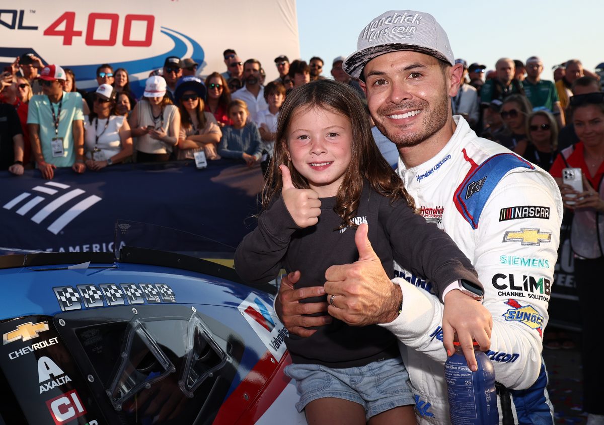 Kyle Larson megható reakciója lánya első futamgyőzelmére