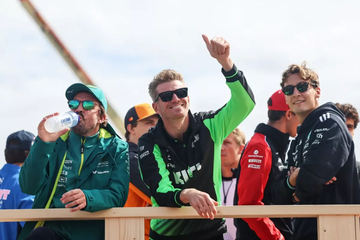 Szándékosan hátráltatja versenyzőit az új csapat, de hiszi, hogy ettől lesz nekik jobb