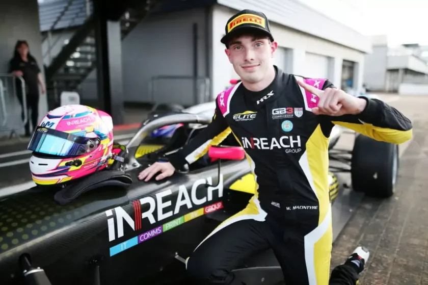 Szívszorító hír: Fiatal autóversenyzőnek daganatot találtak, felfüggeszti karrierjét