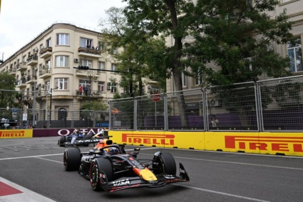 Izgalmas versenynapon Verstappen győzedelmeskedett, Piastri kiesett Bakuban