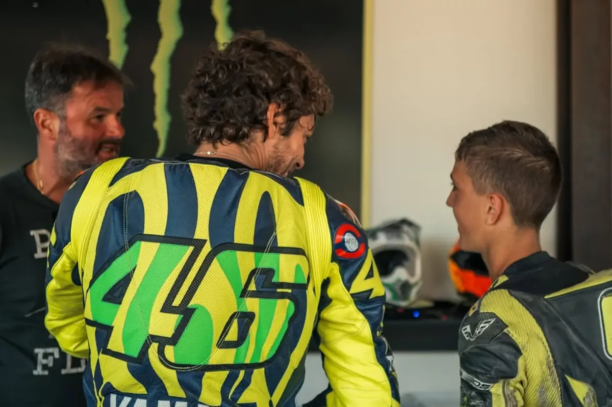 Friss vér a Rossi Akadémián: Üdvözöljük új pilótánkat!