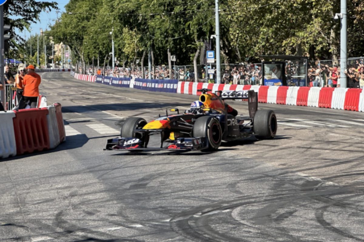 Lélegzetelállító tömeg a Red Bull Showrunon!