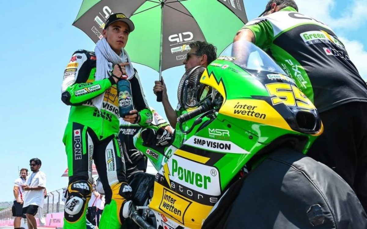 Egy Moto3-as baleset sérültje visszanyerte kapcsolatát családjával és elhagyhatta az intenzív osztályt