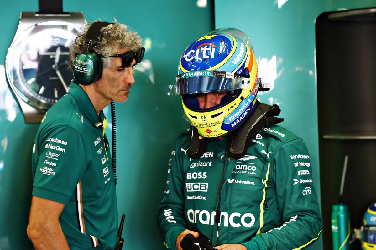 Alonso dührohamot kapott és keményen kritizálta Hamilton akcióját a paddockban