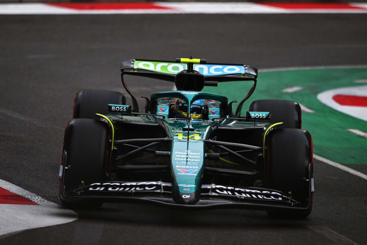 Alonso megmutatja sebességét az első szingapúri edzésen!