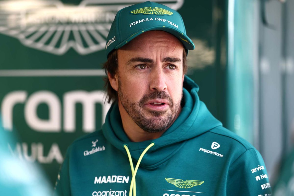 Alonso: „Ha egyenlő feltételekkel küzdenének, Verstappen győzne a McLarenek ellen”