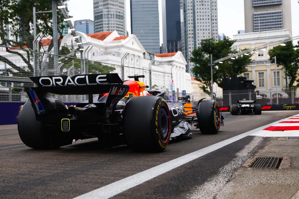 Az F1-es Szingapúri Nagydíj Izgalmas Rajtrácsmódosítása