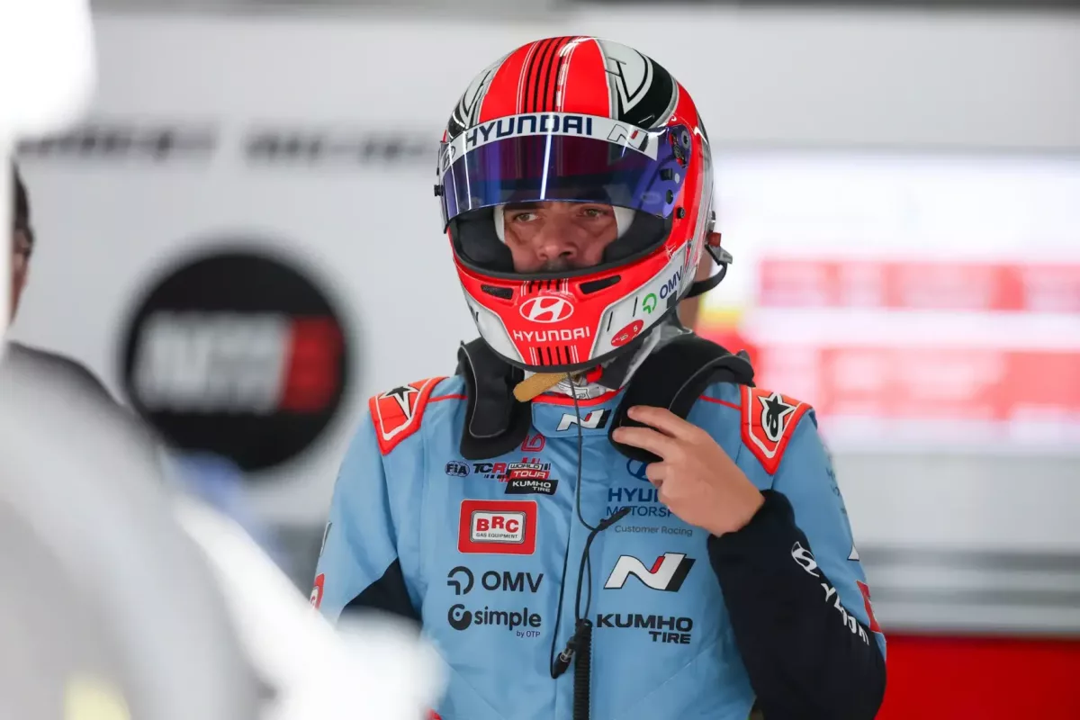 Hétvégi autósport hírek: Michelisz visszatér a versenypályákra, új bajnokot avatnak a NASCAR-ban