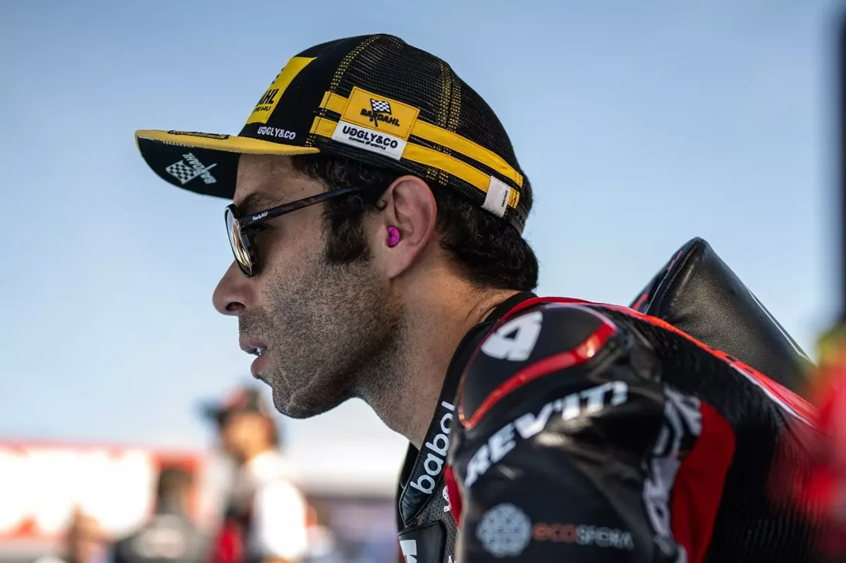 Petrucci szokatlan sérüléssel a rajtrácson az Estoril fordulón