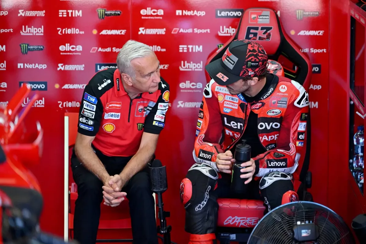 A gyári Ducati főnökét felbőszítette, hogy a VR46 igazgatója kikotyogta Bagnaia „titkát”