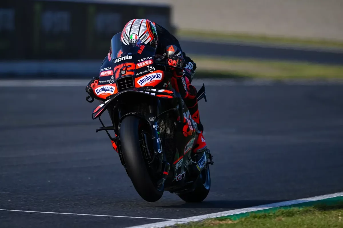 Bezzecchi formája és az Aprilia kihívásai: Sepang hétvégéjének kulcsfontosságú pillanatai