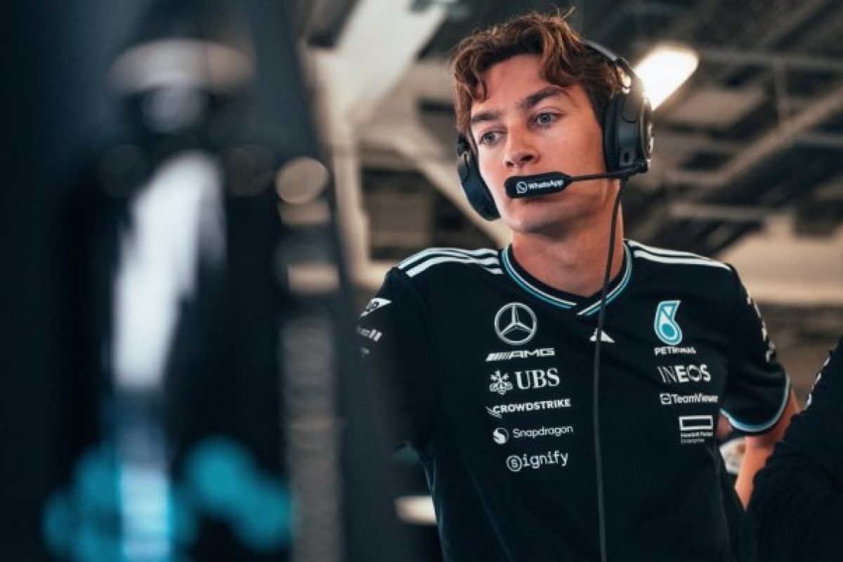 Russell jövője garantálva egy záradékkal 2027-re