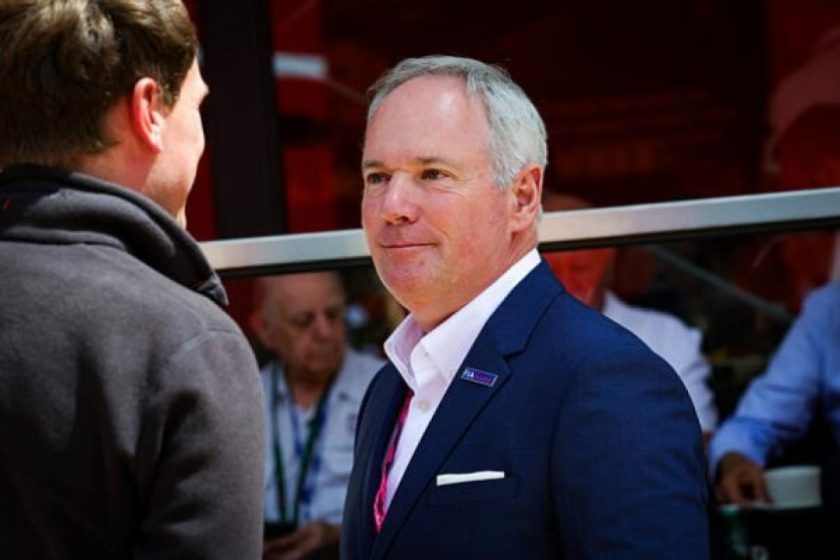 Demokrácia álarca: Mayer szerint csak a látszat a valóság