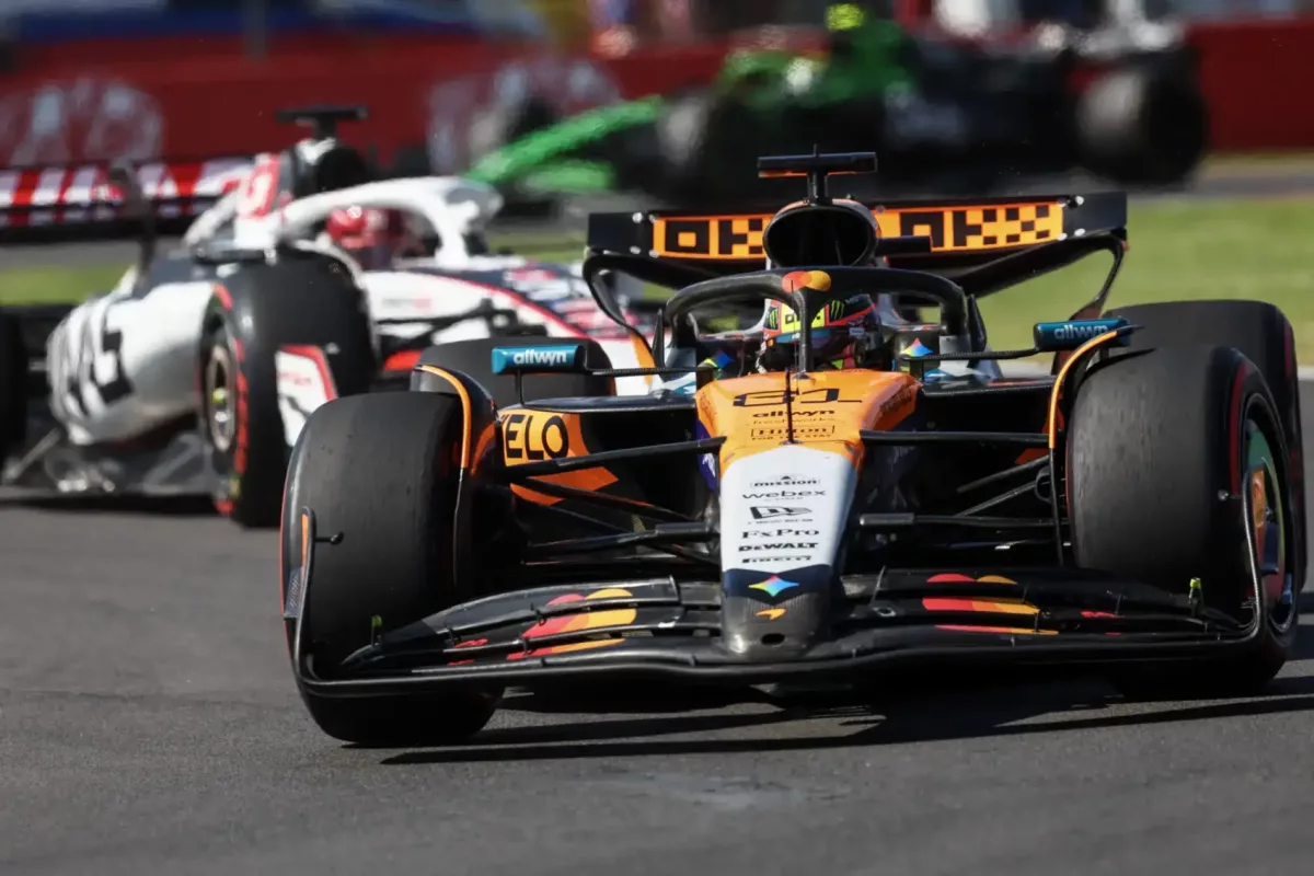 Egyértelmű magyarázat a lassabb teljesítményre: nincs összeesküvés Piastri mögött