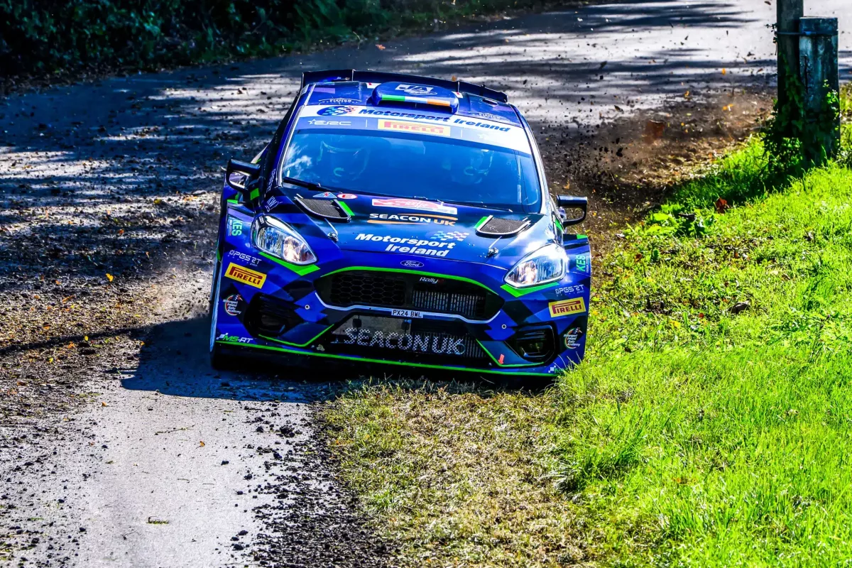 Armstrong kezdett a legjobb idővel a Horvát Rallyn, két defekt, egy kicsúszás a nyitó szakaszon