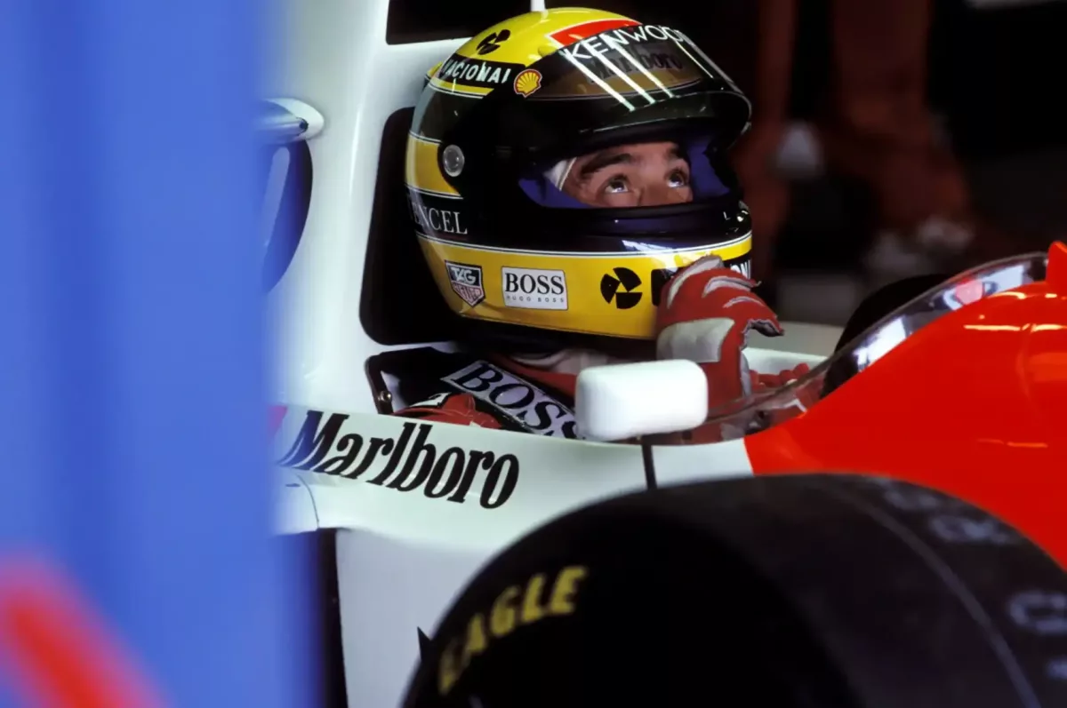 Az italok hatása alatt: Senna brutális reakciója az újoncra